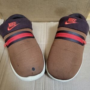Nike Burrow Brown/Red Slippers Unisex Size 10